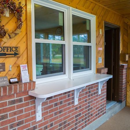 Sullivan Trail Inn & Suites Pocono Lake Экстерьер фото