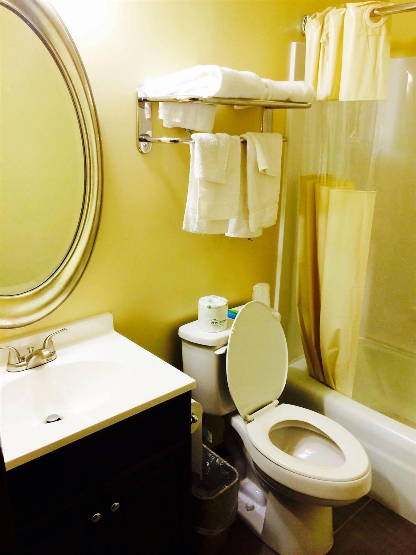 Sullivan Trail Inn & Suites Pocono Lake Экстерьер фото
